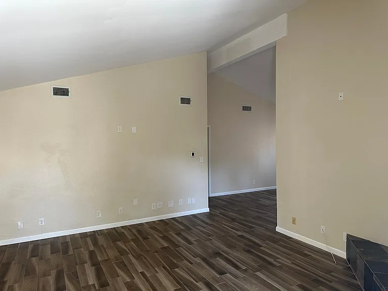 7619 Memory Dr — Photo 4