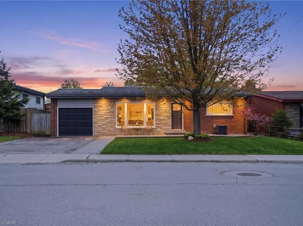114 Luscombe St, Hamilton, ON L9A 2K1