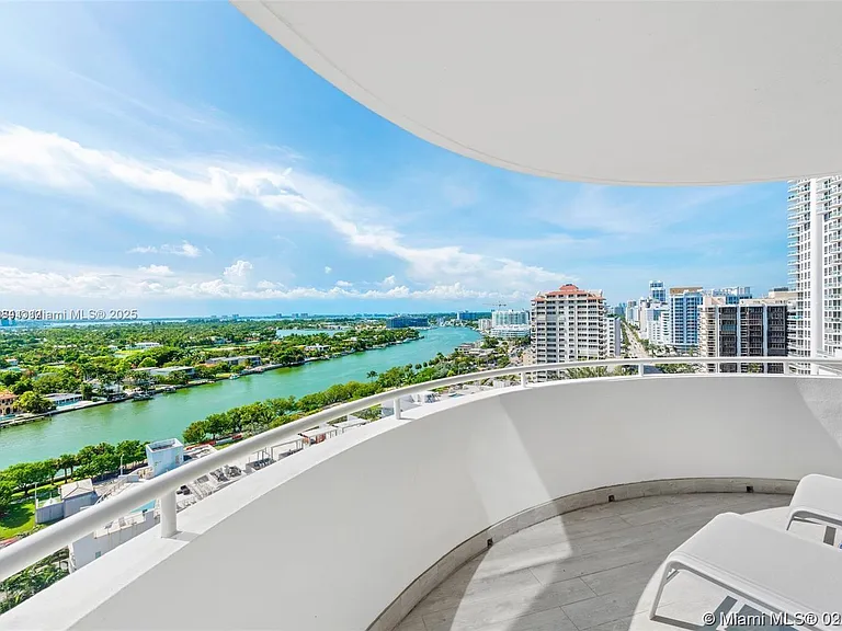 6301 Collins Ave #807 — Photo 5