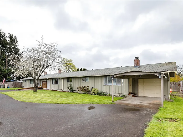 2556 Hill St SE — Photo 1