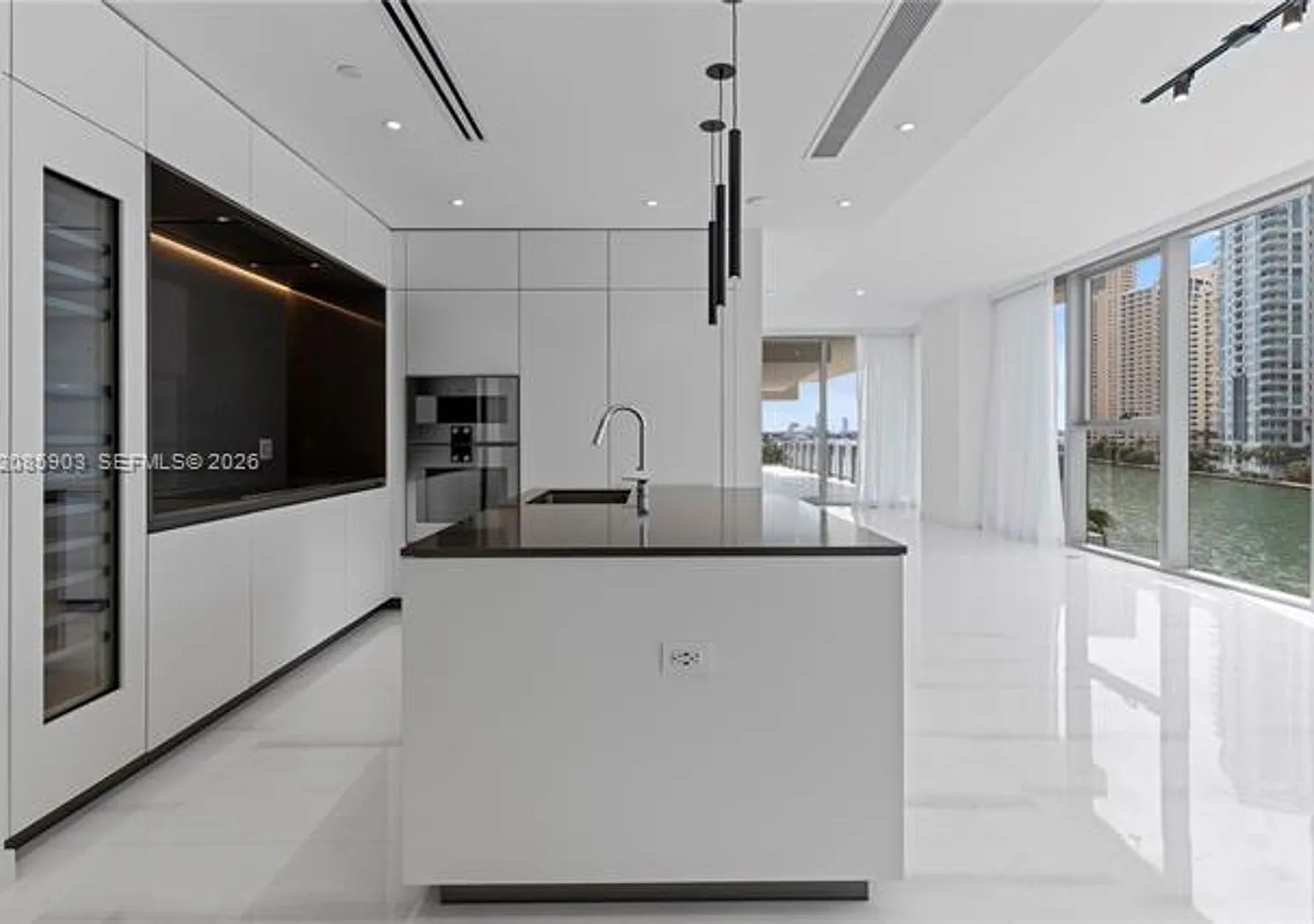 300 Biscayne Blvd Way cu-1404W, Miami, FL 33131 — Photo 1
