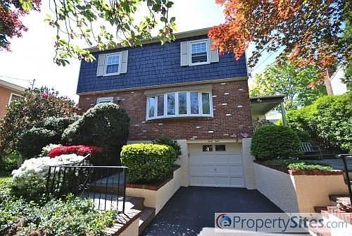 1st image of 44 Howard Ave