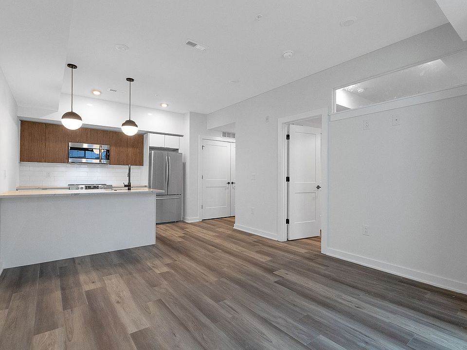 1st image of 1539 N 26th St #505