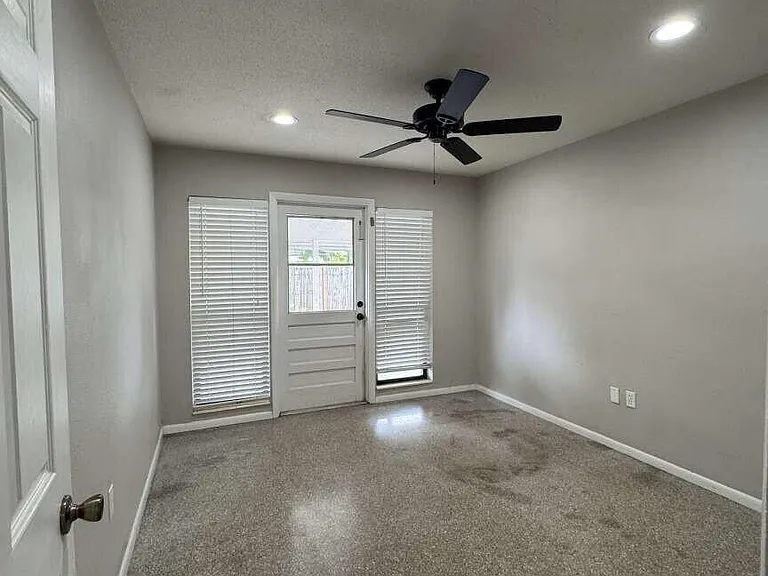 715 Clarke Ave — Photo 20