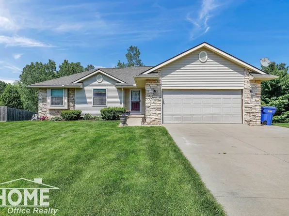 677 Hillside Dr, Corunna, MI 48817