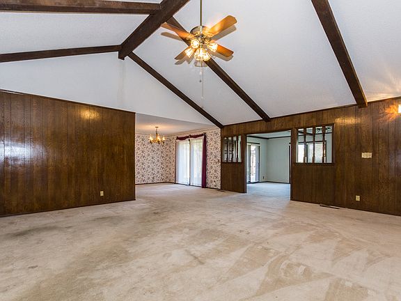 High ceilings and open space