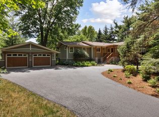 25365 Smithtown Rd, Shorewood, MN 55331