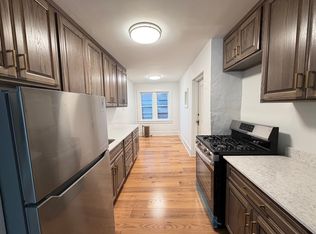 408 Lincoln Pkwy #8, Buffalo, NY 14216