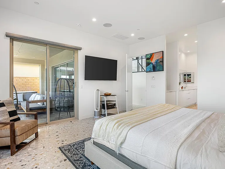 Master Suite 1