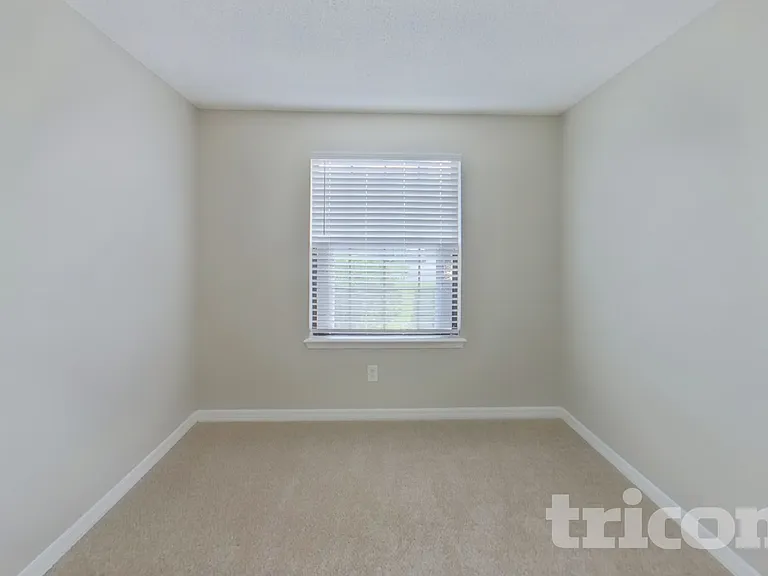 589 Robert Livingston St — Photo 13