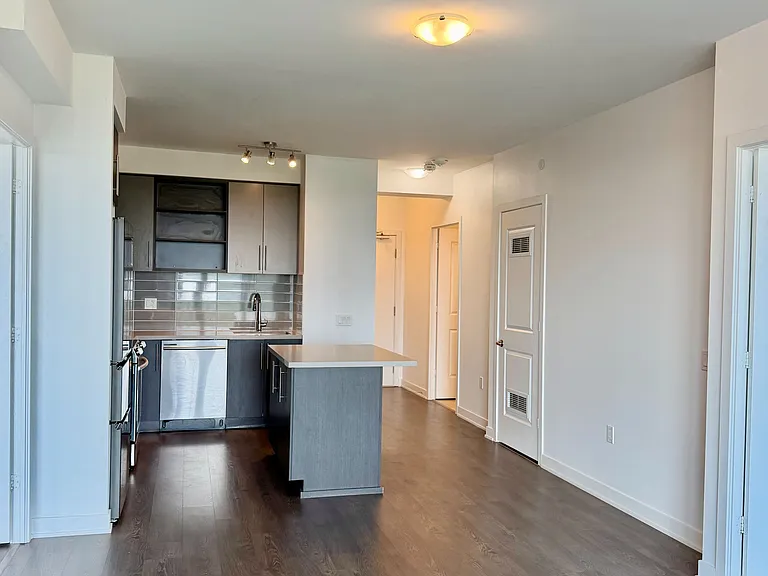4699 Glen Erin Dr #1106 — Photo 6