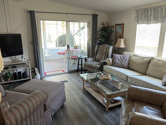 2nd image of 112 Flamingo Dr