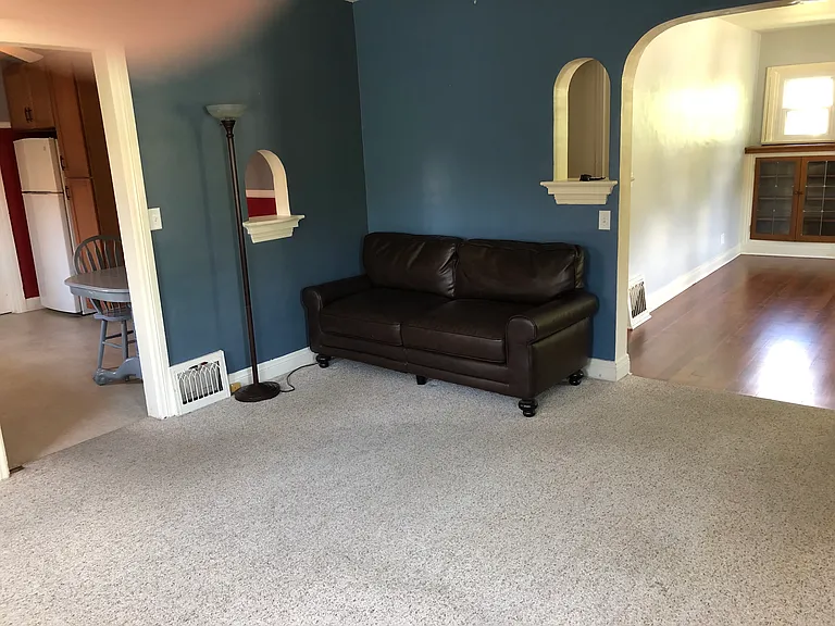 Front living room 1