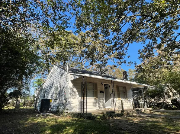 111 Oakhill Pl, Sherwood, AR 72120