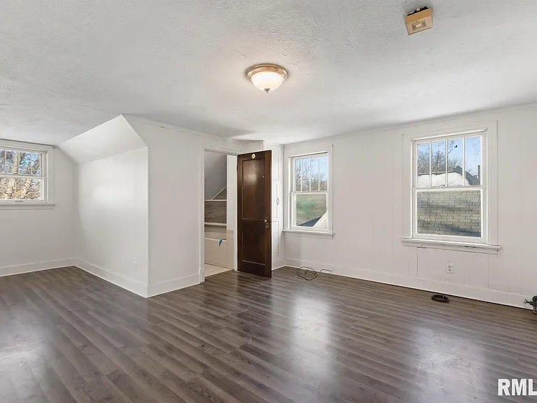 1816 W Callender Ave — Photo 19