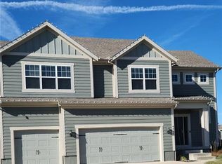 4414 SW Amethyst Dr, Lees Summit, MO 64082