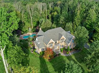 14 Autumn Ridge Ct, Katonah, NY 10536