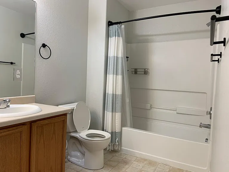 138 Foxglove Dr — Photo 6