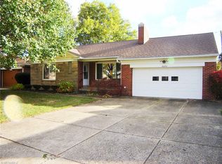 21235 Parkwood Ave, Fairview Park, OH 44126