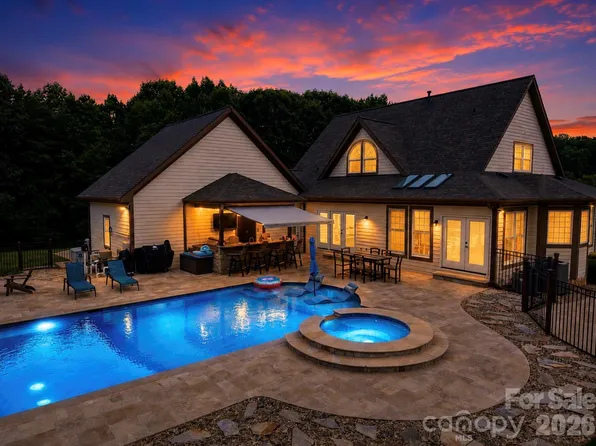 211 Winthrow Creek Rd, Mooresville, NC 28115