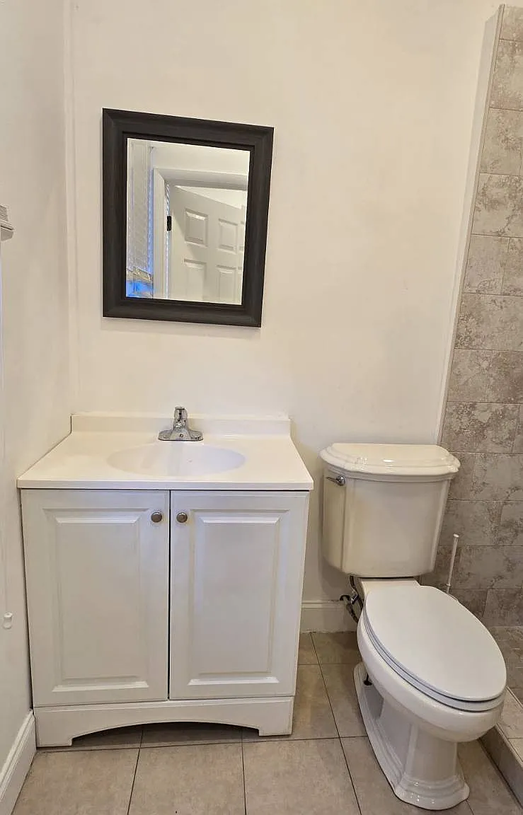 Studio, 1.0 bath, 300 sqft, $1,200 — Photo 3