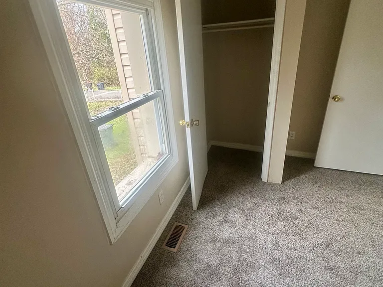 905 Sapphire Rd — Photo 7