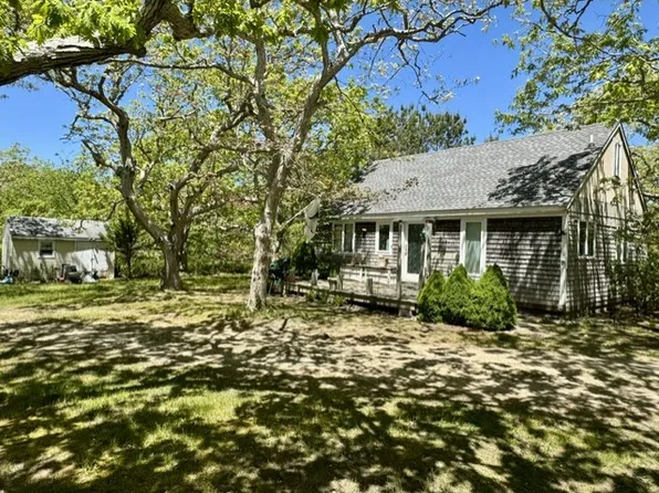 47 Quenames Rd, Chilmark, MA 02535