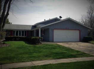 1831 W Weathersfield Way, Schaumburg, IL 60193