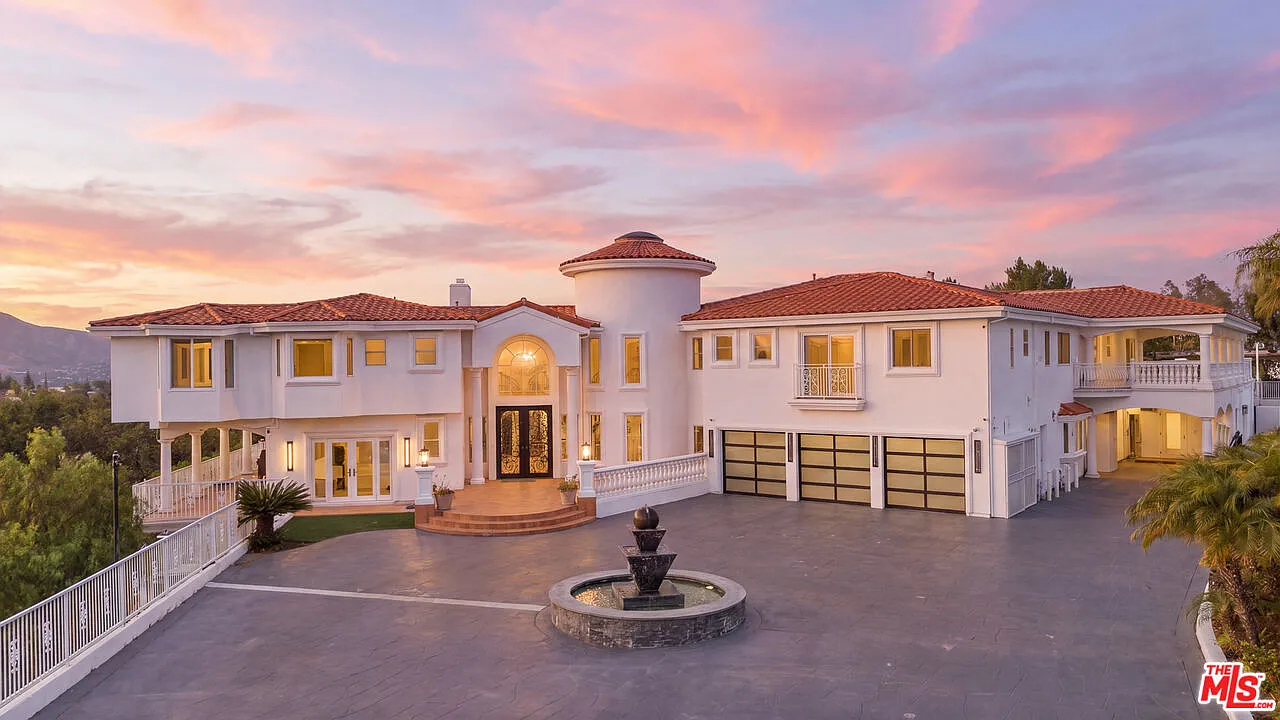 7 bed, 10.0 bath, 8200 sqft, $25,000 — Photo 1