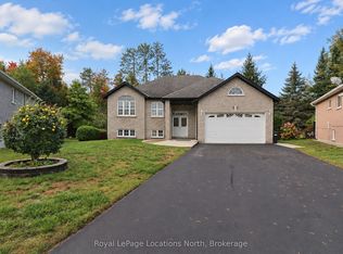 16 Donato Way, Wasaga Beach, ON L9Z 2N4