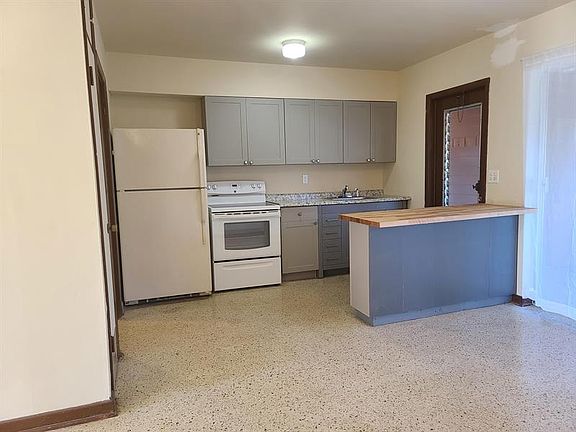3rd image of 713 W Branch St