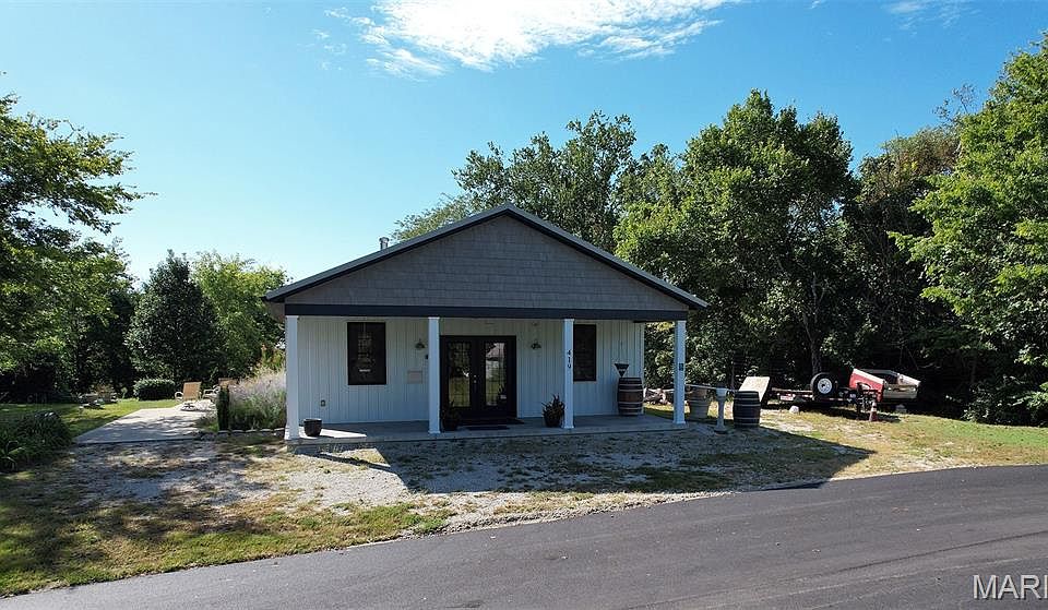 1st image of 419 Olive St