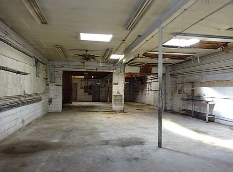 3rd image of 8629 Ogden Ave. #Autogarage