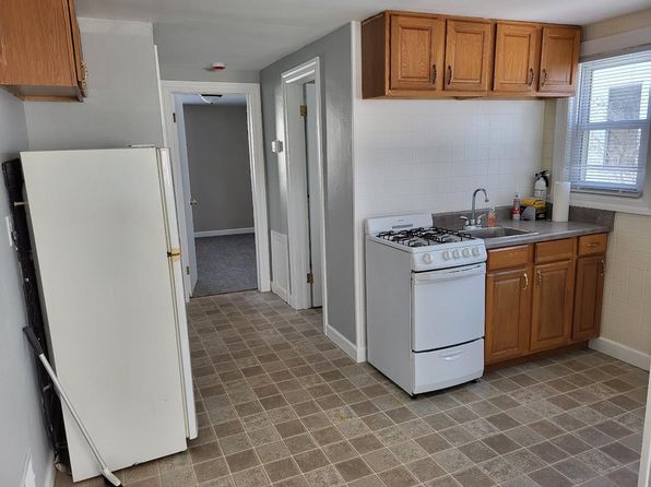 215 Fagen St, Dyer, IN 46311