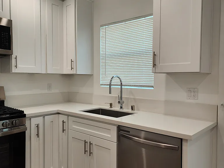 438 Ivy St #B — Photo 5