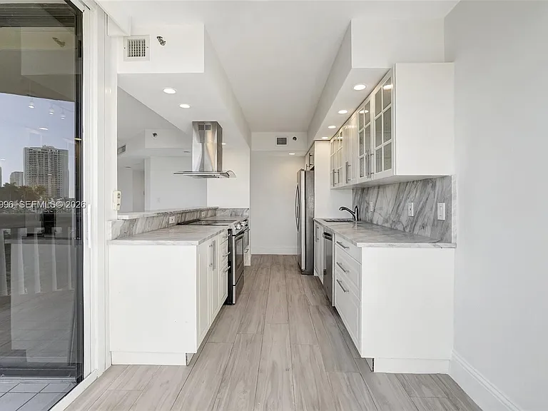 1000 Island Blvd #707 — Photo 18