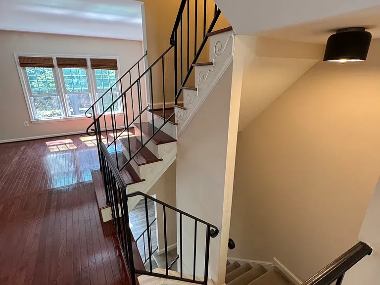 8985 Omega Ct — Photo 5