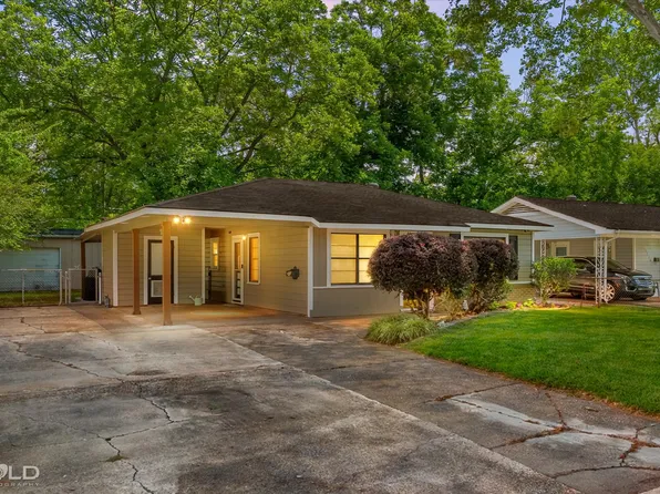 1522 Clarence St, Bossier City, LA 71111