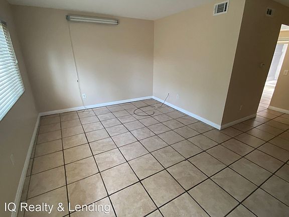 4th image of 749 S Mollison Ave Unit 5