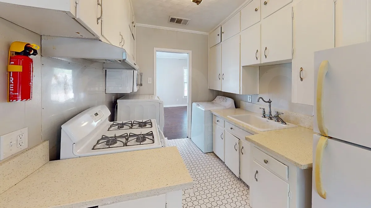 1 bed, 1.0 bath, 458 sqft, $1,000 — Photo 3
