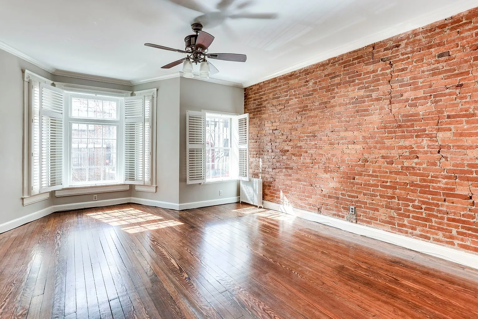 1823 Riggs Pl NW APT 1 photo 1