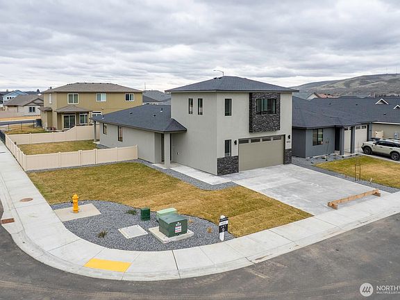 4th image of 1012 NE 9th Avenue