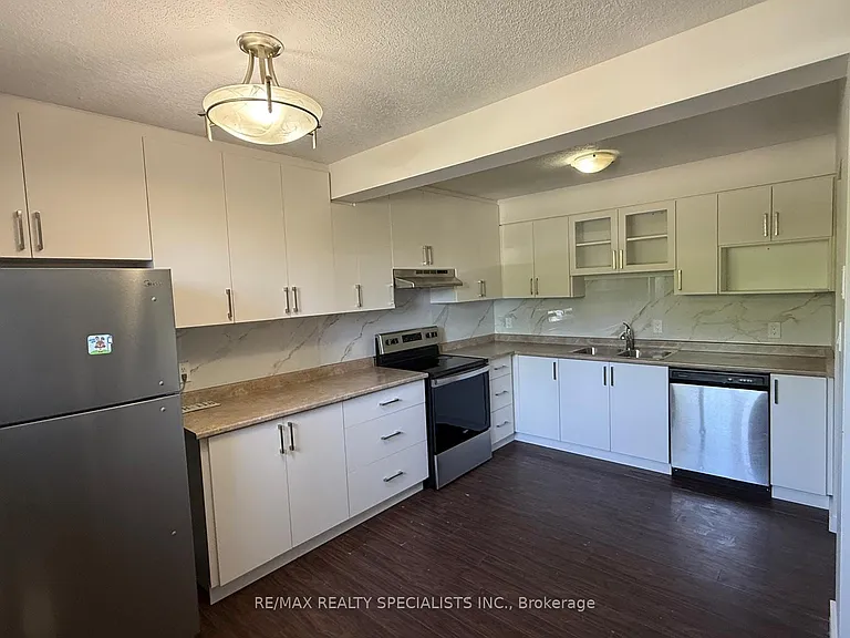 15 Scenic Dr #9 — Photo 3