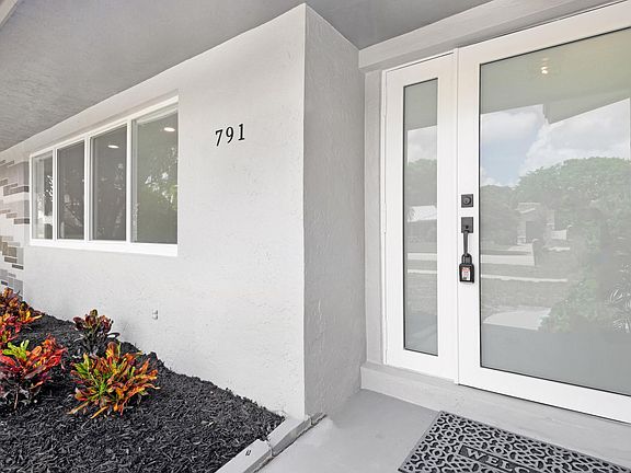 2nd image of 791 W Plantation Circle