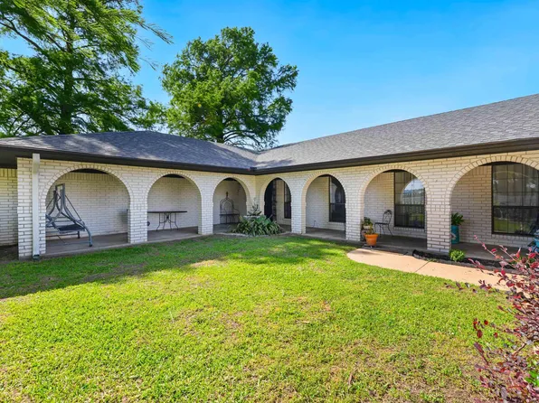 1609 Oak Grove Rd, Quitman, TX 75783