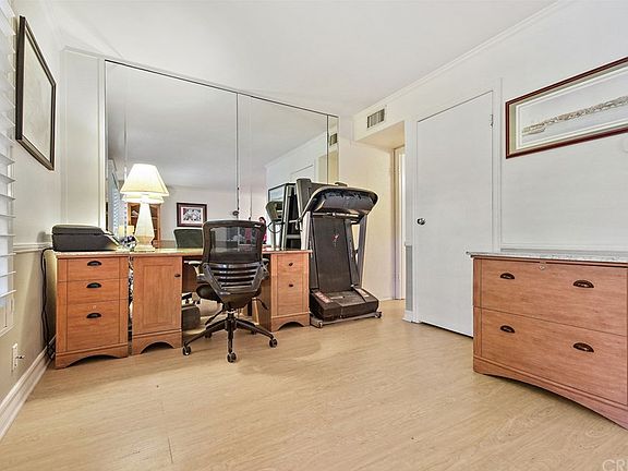 3rd image of 18645 Hatteras St Unit 124