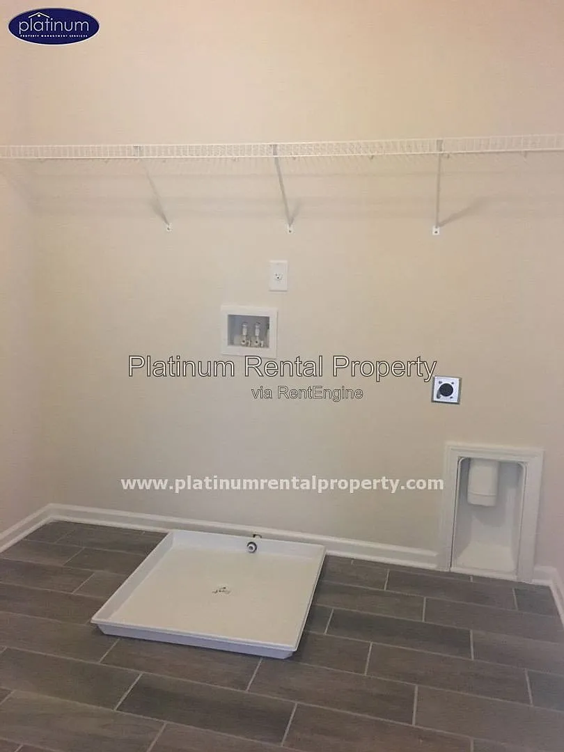 5 bed, 4.5 bath, 3904 sqft, $3,475 — Photo 3