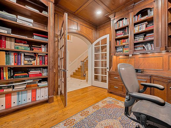5th image of 11826 Legend Manor Dr