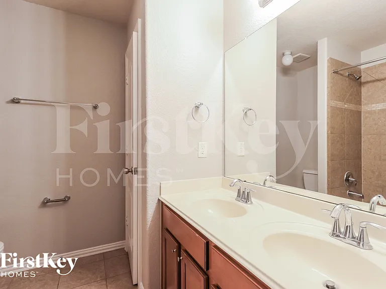 26029 Kings Mill Crest Dr — Photo 14