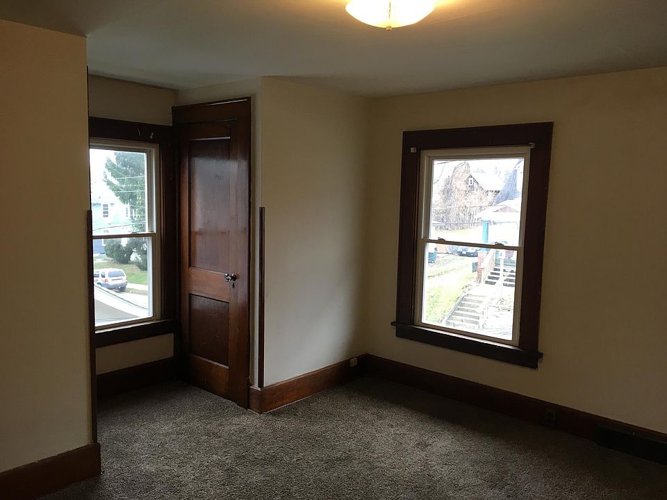 2nd image of 165 W Market St